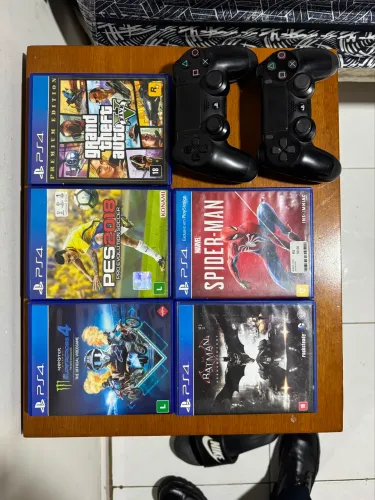 PS4 Slim 500GB + 2 Controles + Jogos