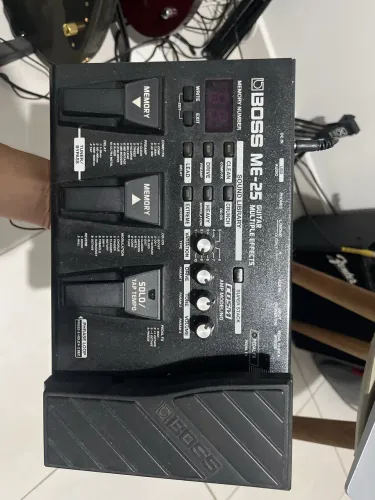 Pedaleira Boss ME 25 - semi nova 