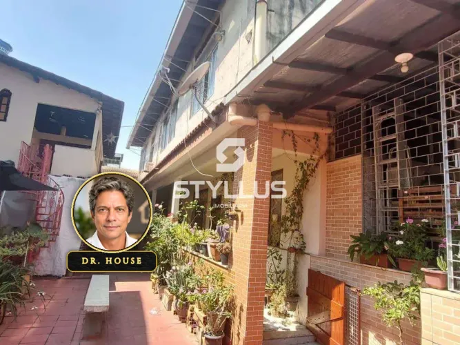 Casa Duplex com Edícula em Madureira - 5 Quartos e Quintal Amplo! M63V