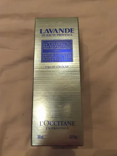 Lavanda loccitane en Provence, lacrada e original.