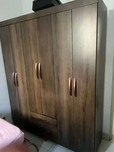 Guarda-roupa casal