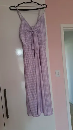 Vestido em malha xadrezinho com forro, na cor lilás, estilo midi M