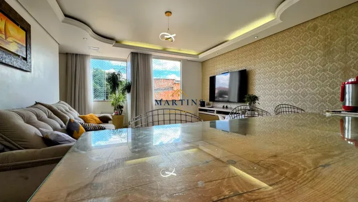 Casa Triplex com Suíte e Espaço Gourmet à Venda no Bairro Senhora das Graças em