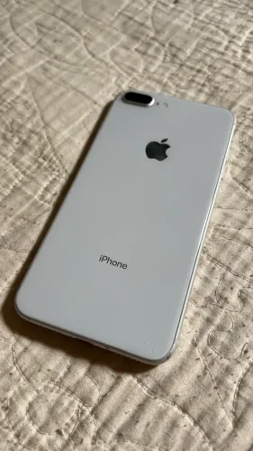 Celular IPhone 8Plus 