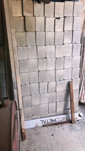 vendo 95 blocos de concreto , 300$ quem tiver interesse me chama no privado!