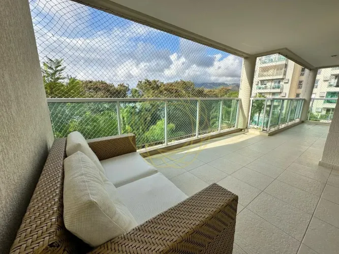 Apartamento Condomínio Le Parc (Barra da Tijuca) - 3 Quartos (2 Suítes) - 160m²
