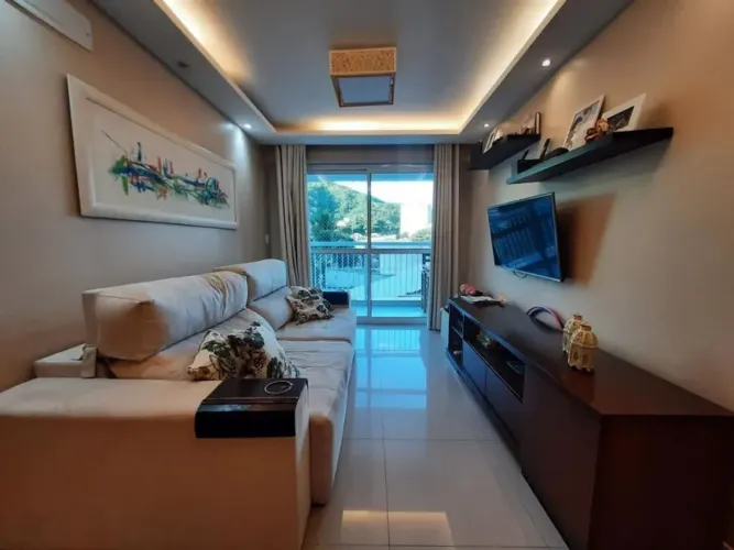 BS IMOBILIÁRIA VENDE excelente apartamento de 3 quartos sendo 1 suíte, banheiro social, la