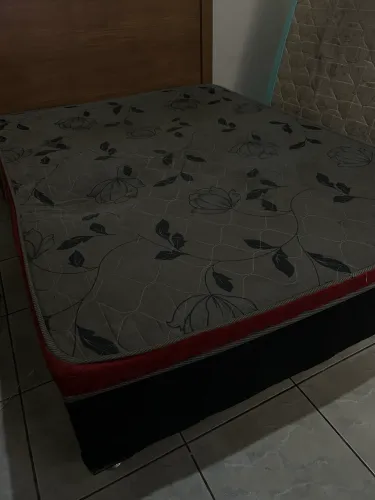 Vendo Box Casal sem colchão