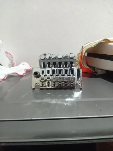 Ponte Floyd Rose Tagima Explorer