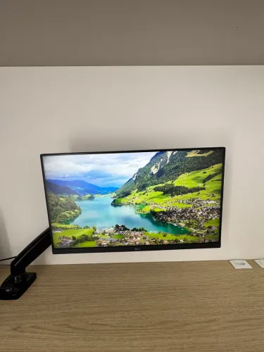 Monitor Gamer LG 24" Full HD - 100Hz Tela IPS de 24" em Full HD