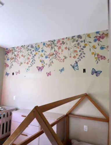 Instalador de papel de parede adesivo