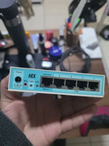 Roteador mikrotik RB750