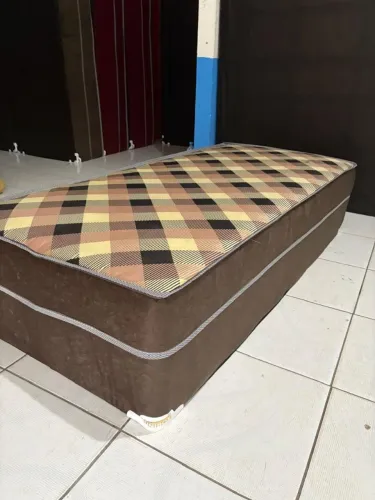 Cama de solteiro de mola