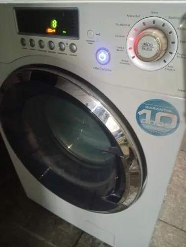 Lava e seca Electrolux 9kg funcionando perfeitamente ótima máquina 
