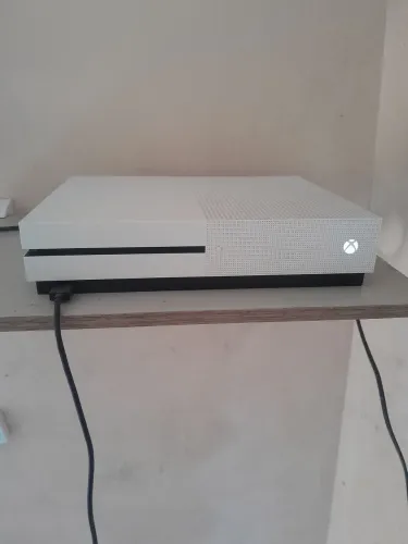 Xbox one 1 terá 2 controle 1 com fio outro sem fio original jogos original diablo pes fif