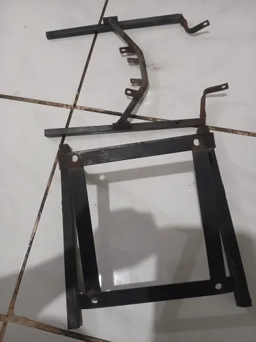 Vendo suporte para baú NXR bros 2008