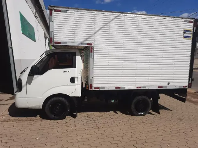 Caminhão Marca Kia Modelo - Bongo I/kia Uk2500 Hd Sc