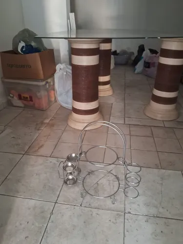 MAQUINA DE SUCOS, SPLIT 30MIL BTUS, AR CONDICIONADO DE JANELA, MESA DE VIDRO ASA DELTA,