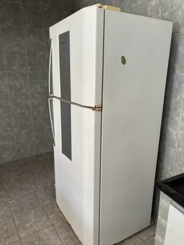 Geladeira com defeito p vender