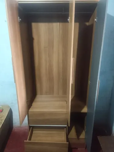 Guarda roupa de solteiro
