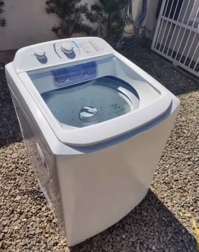 VENDO MÁQUINA DE LAVAR ELECTROLUX 13KG MODELO NOVO LAVA EDREDOM