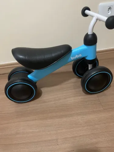 Bicicleta infantil de equilíbrio