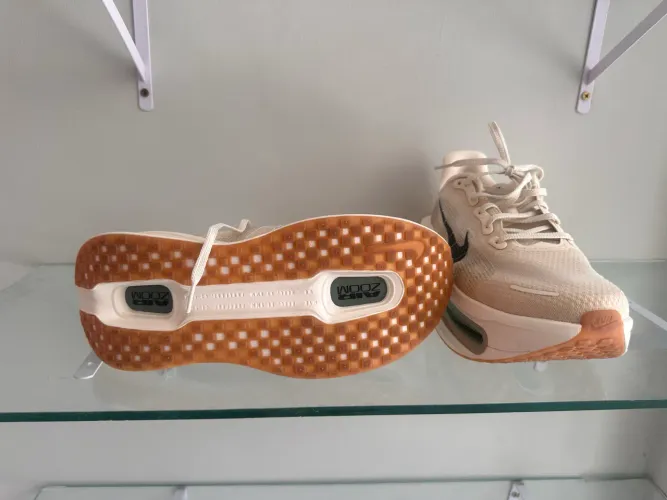 NIKE VOMERO PREMIUM