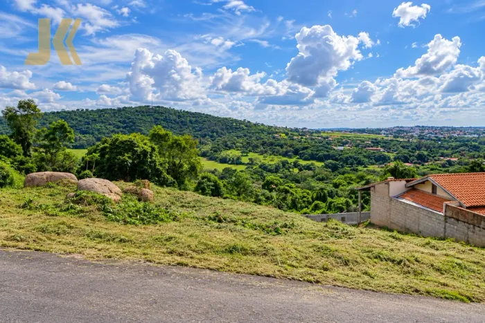 Terreno à venda em Jaguariúna, Chácara Recreio Floresta, com 1996 m²