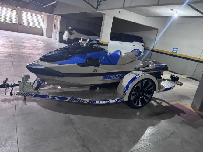 Jetski WakePro 230 - Ano 2025 Sea-doo 37 Horas completo c/ Acessórios com Som JBL