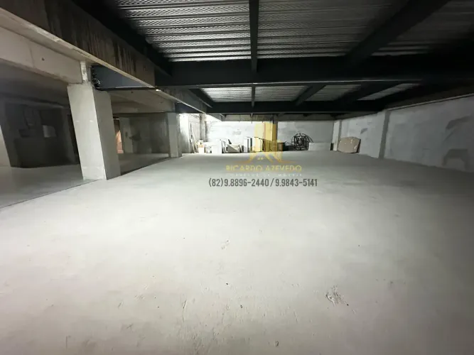 Prédio/edifício comercial à venda, são 4 andares com banheiros e elevadores