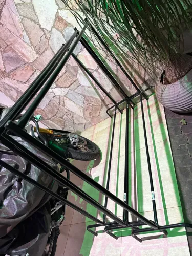 Araras de ferro galvanizado e pintura eletrostática