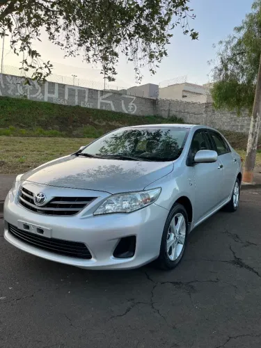 Toyota Corolla GLI 1.8 Flex 16V Mec. 2012