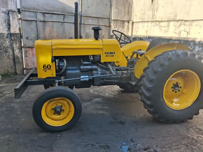 Trator Valmet 
