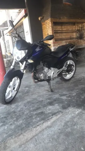 Ótima moto