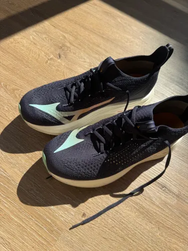 Tenis Mizuno Neo Vista 2 - tamanho 42 - menos de 50km