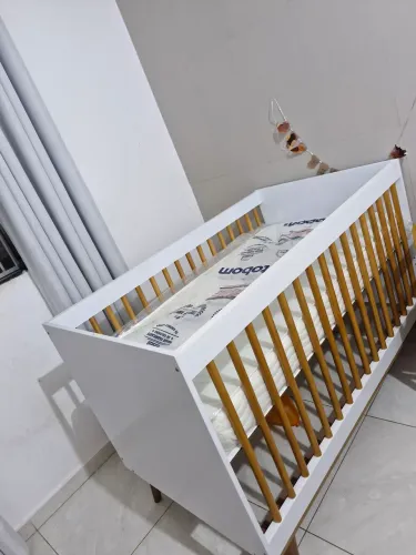 Berço vira caminha, com colchão Ortobom baby