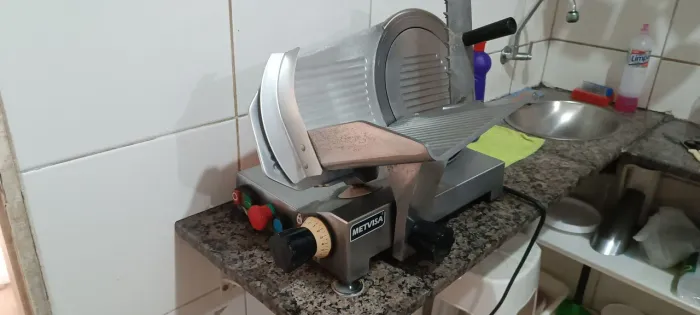 Fatiador de Frios Metvisa com disco de corte de 300mm