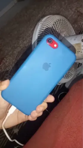 Celular iPhone 7 vermelho