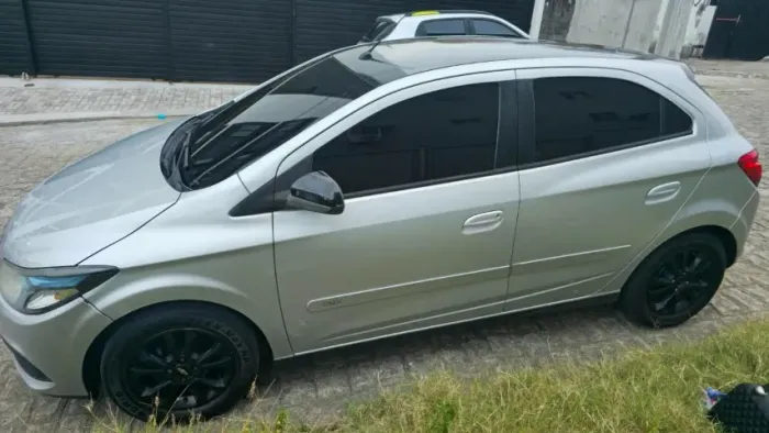 Chevrolet Onix Hatch LTZ 1.4 8V Flex Power Mec. 4P 2014
