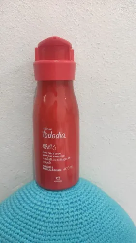 Creme Hidratante Natura Tododia Morango e Baunilha Dourada 400ml (Novo)