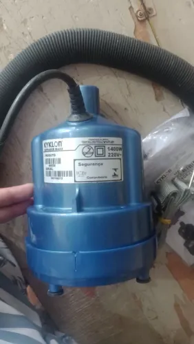 Soprador maxx profissional 220vt.1400 valor 550,00 muito novo na caixa , 1 usado 400,00