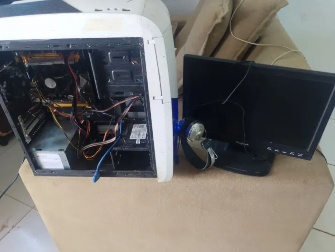 VENDO PC PARA RETIRADA DE PEÇAS 