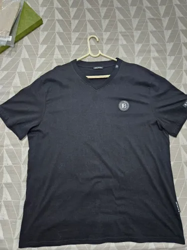 Camiseta Balmain gola V tam 3XL