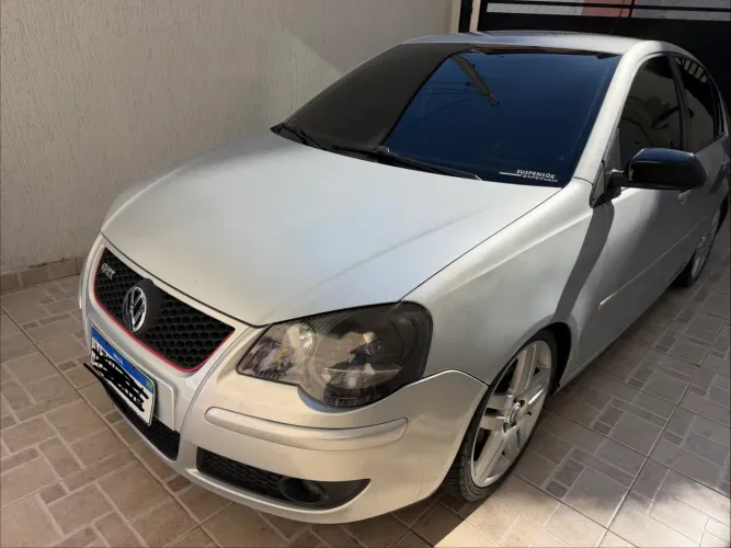 Volkswagen Polo Sedan 1.6 MI Total Flex 8V 4P 2011