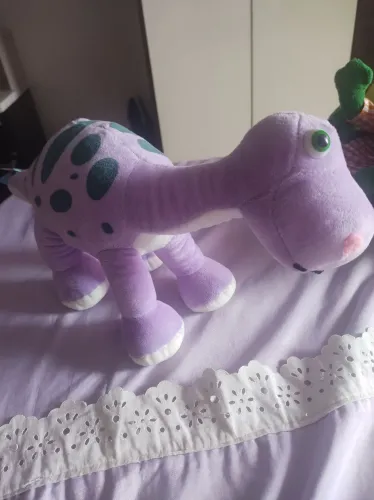 Dinossauro de pelúcia