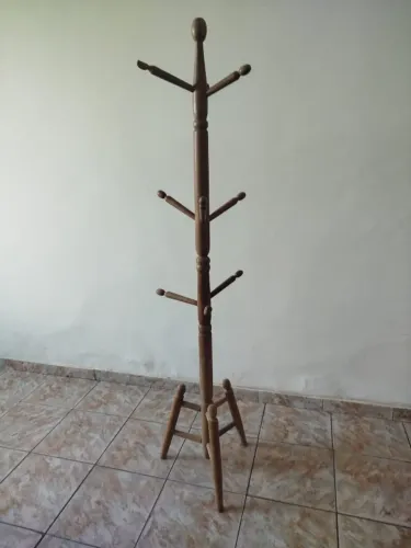Cabideiro de Madeira