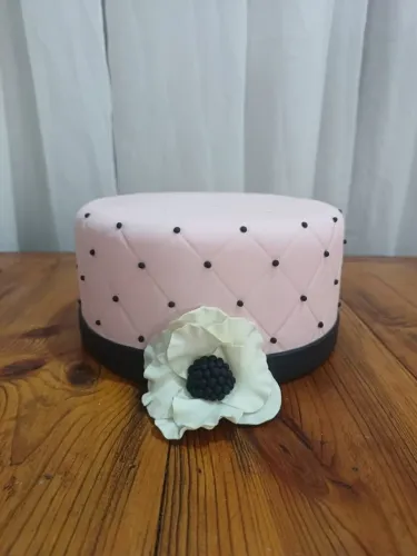 Bolo de Biscuit Rosa 1 Andar Decorativo