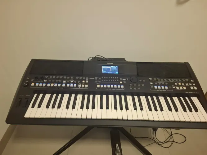 Teclado Yamaha SX 600