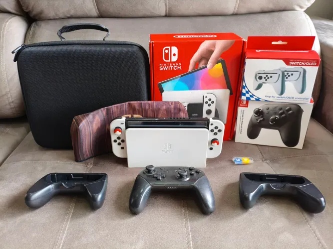 Nintendo Switch OLED 64GB + Cartão MicroSD 256GB + Pro Controller + Acessórios
