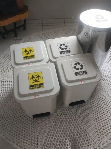 Lixeira 25L profissional lixo infectante Anvisa Branco